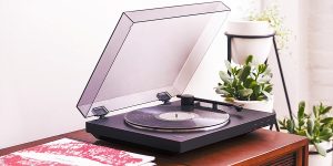 Belt-Drive vs. Direct-Drive Record Player: Which Is Right for You?